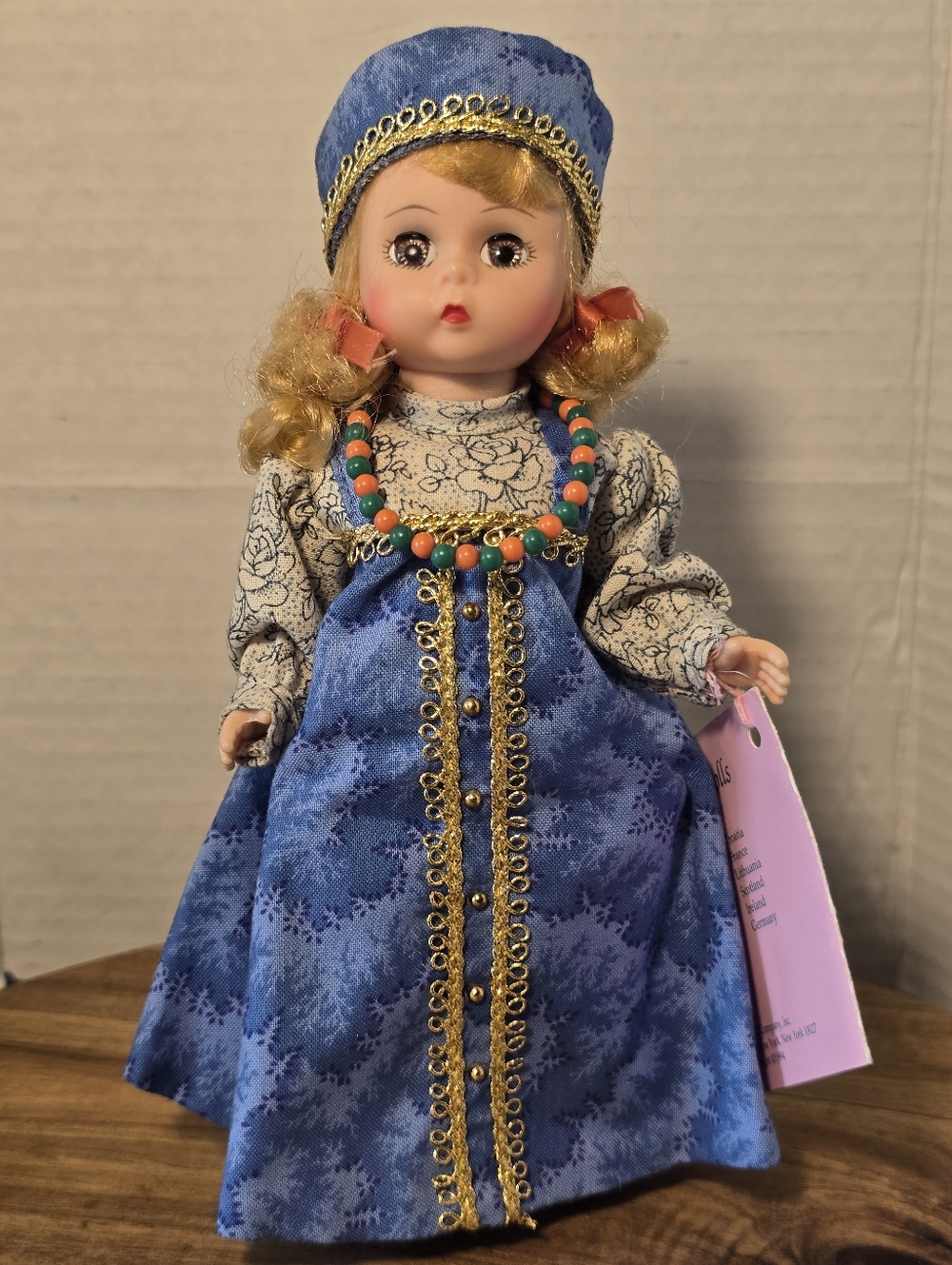 Vintage Madame Alexander Doll Russia International Series 8" 1994 New with Tags